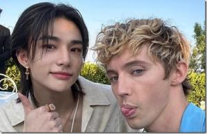 clip_image215